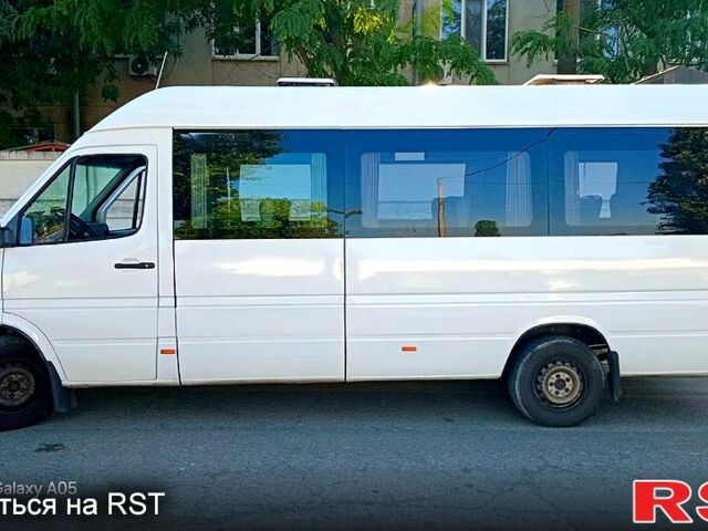 Белый Мерседес Sprinter, объемом двигателя 2.9 л и пробегом 800 тыс. км за 10000 $, фото 5 на Automoto.ua