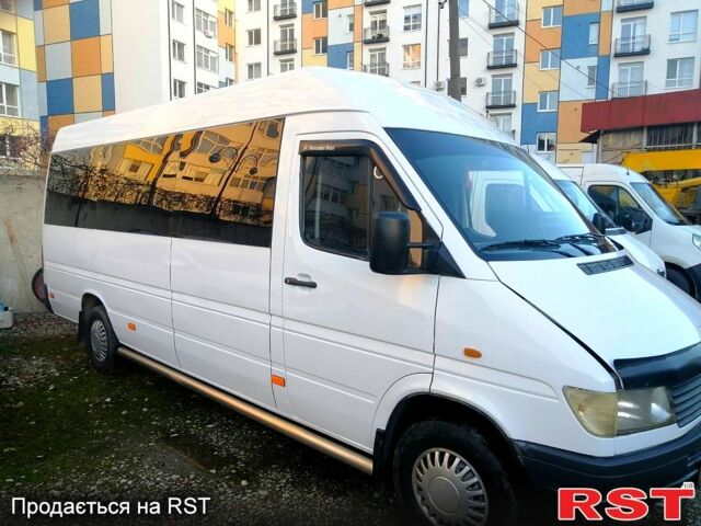 Белый Мерседес Sprinter, объемом двигателя 2.9 л и пробегом 100 тыс. км за 13000 $, фото 1 на Automoto.ua