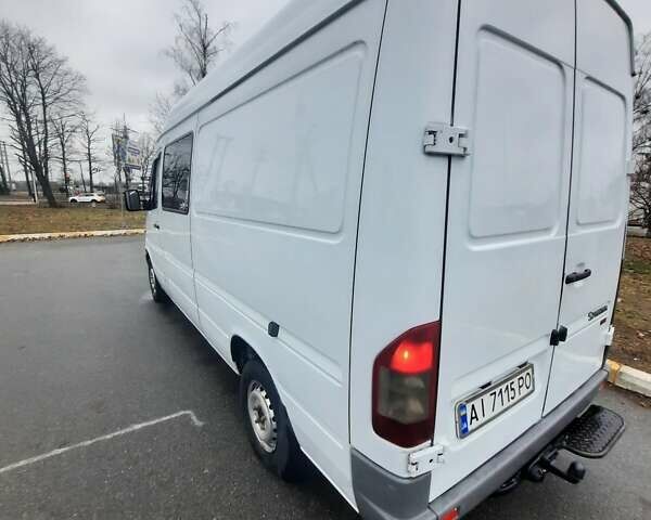 Белый Мерседес Sprinter, объемом двигателя 2.7 л и пробегом 399 тыс. км за 9200 $, фото 3 на Automoto.ua