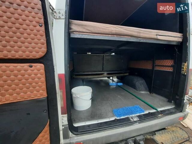 Белый Мерседес Sprinter, объемом двигателя 2.7 л и пробегом 399 тыс. км за 9200 $, фото 13 на Automoto.ua