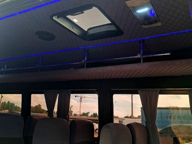 Белый Мерседес Sprinter, объемом двигателя 2.7 л и пробегом 99 тыс. км за 13000 $, фото 8 на Automoto.ua