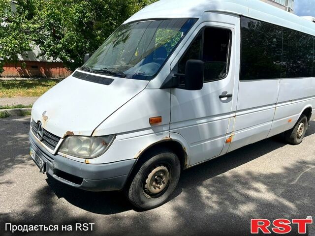 Белый Мерседес Sprinter, объемом двигателя 2.2 л и пробегом 0 тыс. км за 5000 $, фото 1 на Automoto.ua