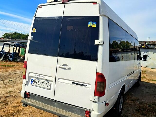 Белый Мерседес Sprinter, объемом двигателя 2.7 л и пробегом 99 тыс. км за 13000 $, фото 1 на Automoto.ua