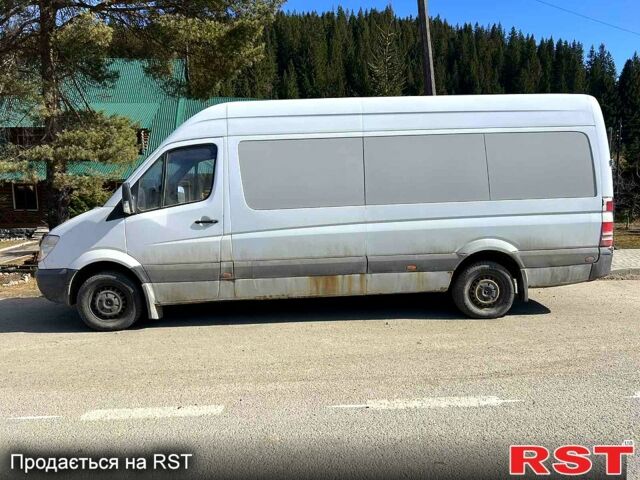 Белый Мерседес Sprinter, объемом двигателя 2.1 л и пробегом 408 тыс. км за 11000 $, фото 2 на Automoto.ua