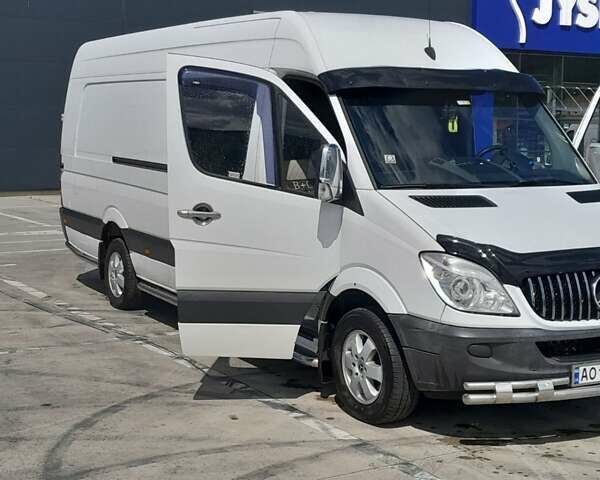 Белый Мерседес Sprinter, объемом двигателя 2.99 л и пробегом 385 тыс. км за 23499 $, фото 5 на Automoto.ua