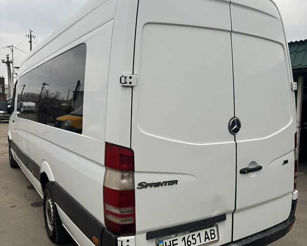 Белый Мерседес Sprinter, объемом двигателя 2.1 л и пробегом 400 тыс. км за 27500 $, фото 4 на Automoto.ua