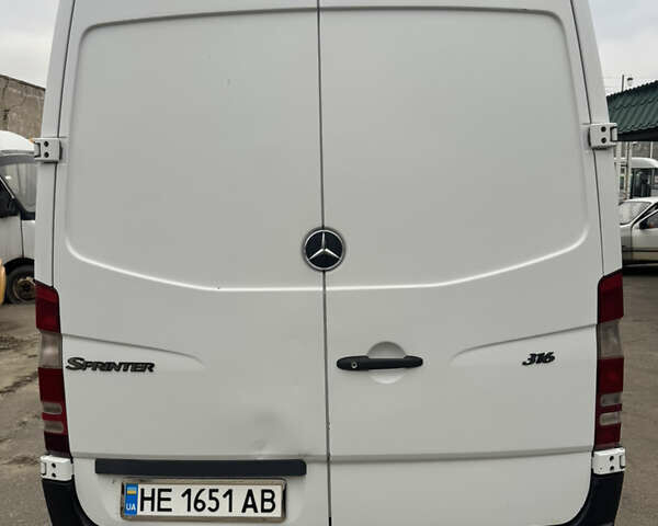 Белый Мерседес Sprinter, объемом двигателя 2.1 л и пробегом 400 тыс. км за 27500 $, фото 3 на Automoto.ua