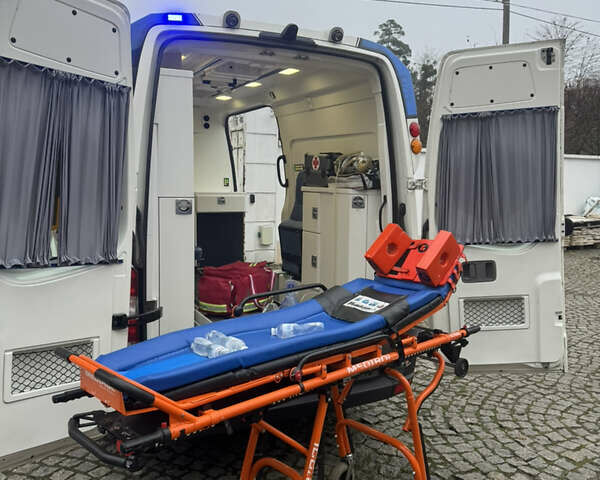 Белый Мерседес Sprinter, объемом двигателя 2.99 л и пробегом 0 тыс. км за 35300 $, фото 4 на Automoto.ua