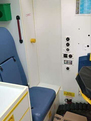 Белый Мерседес Sprinter, объемом двигателя 3 л и пробегом 270 тыс. км за 20200 $, фото 26 на Automoto.ua