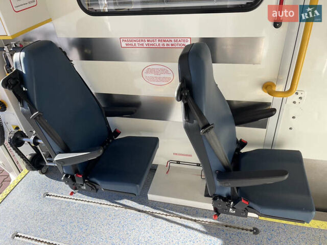 Белый Мерседес Sprinter, объемом двигателя 3 л и пробегом 251 тыс. км за 27815 $, фото 32 на Automoto.ua