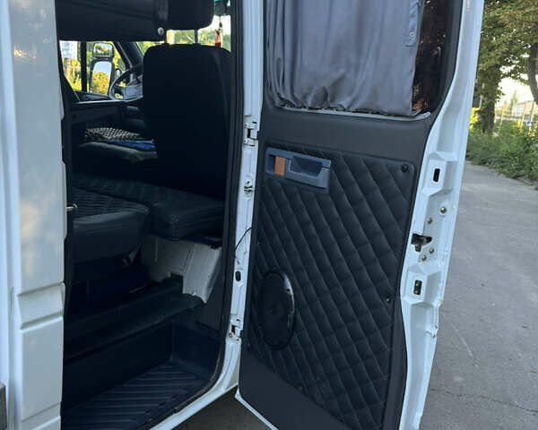 Белый Мерседес Sprinter, объемом двигателя 2.9 л и пробегом 697 тыс. км за 13400 $, фото 14 на Automoto.ua