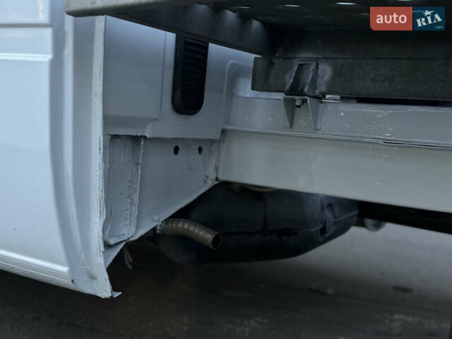 Белый Мерседес Sprinter, объемом двигателя 2.9 л и пробегом 697 тыс. км за 13400 $, фото 37 на Automoto.ua