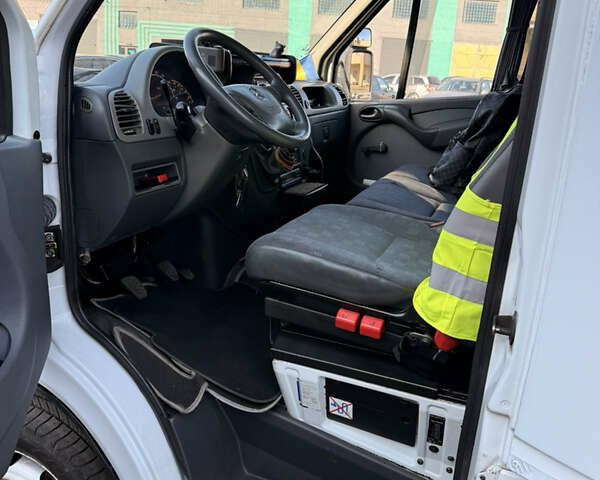 Білий Мерседес Sprinter, об'ємом двигуна 2.69 л та пробігом 496 тис. км за 18500 $, фото 23 на Automoto.ua