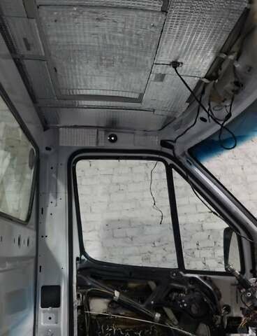 Белый Мерседес Sprinter, объемом двигателя 2.69 л и пробегом 335 тыс. км за 13200 $, фото 3 на Automoto.ua
