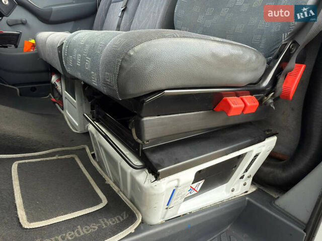 Білий Мерседес Sprinter, об'ємом двигуна 2.69 л та пробігом 496 тис. км за 18500 $, фото 31 на Automoto.ua