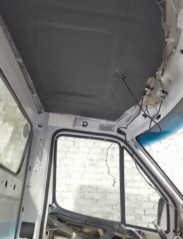 Белый Мерседес Sprinter, объемом двигателя 2.69 л и пробегом 335 тыс. км за 13200 $, фото 4 на Automoto.ua
