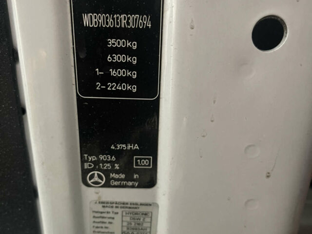 Белый Мерседес Sprinter, объемом двигателя 2.15 л и пробегом 288 тыс. км за 12900 $, фото 16 на Automoto.ua