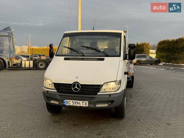 Белый Мерседес Sprinter, объемом двигателя 2.69 л и пробегом 295 тыс. км за 14999 $, фото 2 на Automoto.ua