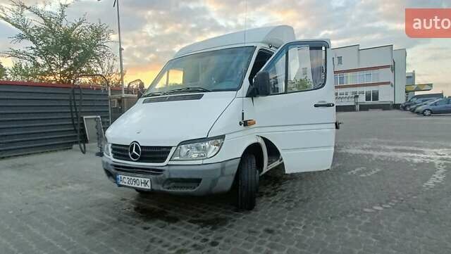 Білий Мерседес Sprinter, об'ємом двигуна 2.7 л та пробігом 670 тис. км за 17500 $, фото 2 на Automoto.ua