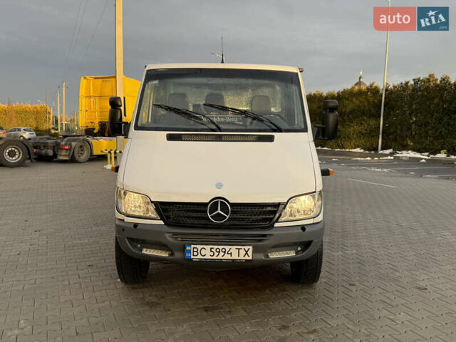 Белый Мерседес Sprinter, объемом двигателя 2.69 л и пробегом 295 тыс. км за 14999 $, фото 3 на Automoto.ua