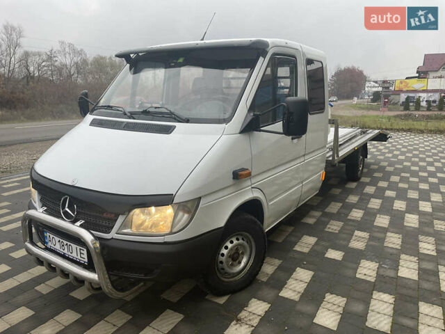 Белый Мерседес Sprinter, объемом двигателя 2.2 л и пробегом 250 тыс. км за 12000 $, фото 1 на Automoto.ua
