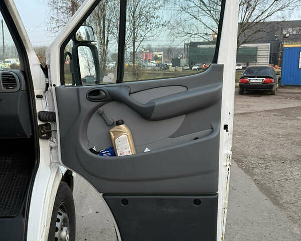 Белый Мерседес Sprinter, объемом двигателя 2.15 л и пробегом 1 тыс. км за 10000 $, фото 7 на Automoto.ua