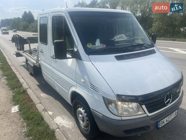 Белый Мерседес Sprinter, объемом двигателя 2.69 л и пробегом 588 тыс. км за 15200 $, фото 1 на Automoto.ua