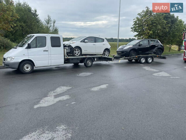 Белый Мерседес Sprinter, объемом двигателя 2.69 л и пробегом 588 тыс. км за 15200 $, фото 3 на Automoto.ua