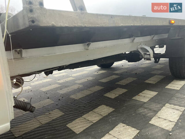 Белый Мерседес Sprinter, объемом двигателя 2.2 л и пробегом 250 тыс. км за 12000 $, фото 9 на Automoto.ua