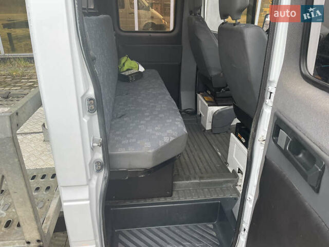Белый Мерседес Sprinter, объемом двигателя 2.2 л и пробегом 250 тыс. км за 12000 $, фото 5 на Automoto.ua