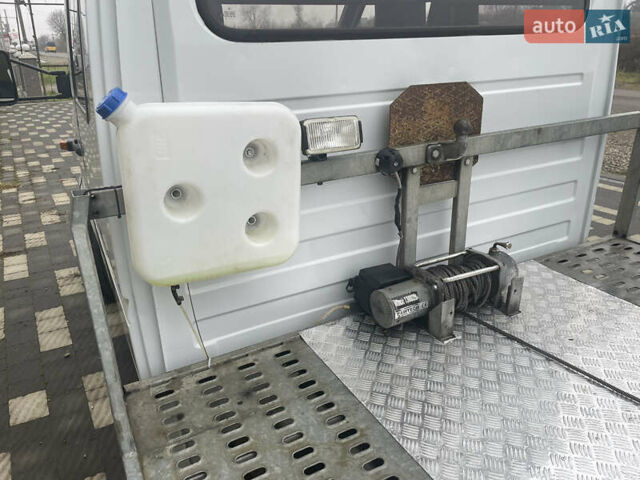 Белый Мерседес Sprinter, объемом двигателя 2.2 л и пробегом 250 тыс. км за 12000 $, фото 7 на Automoto.ua