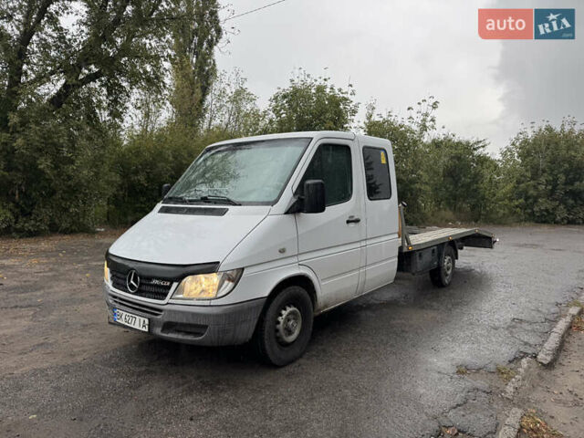 Белый Мерседес Sprinter, объемом двигателя 2.69 л и пробегом 588 тыс. км за 15200 $, фото 4 на Automoto.ua