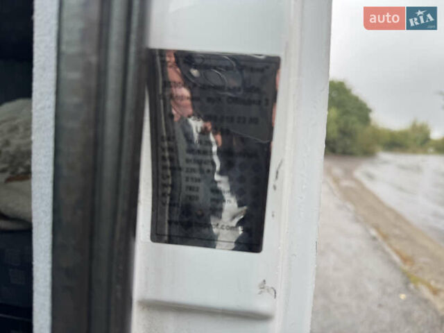Белый Мерседес Sprinter, объемом двигателя 2.69 л и пробегом 588 тыс. км за 15200 $, фото 18 на Automoto.ua