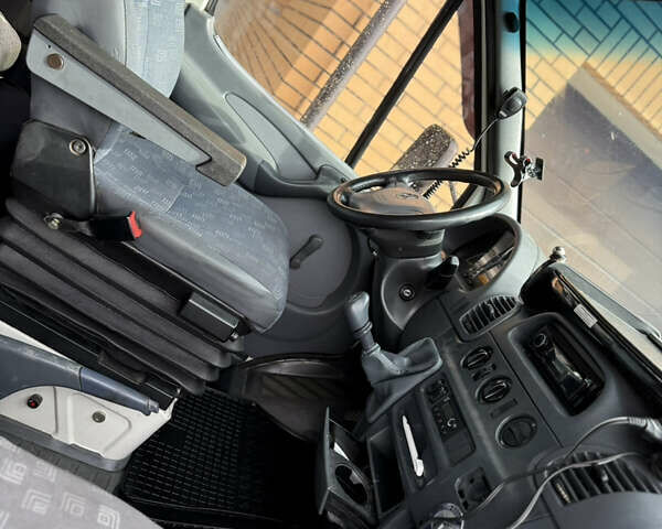 Белый Мерседес Sprinter, объемом двигателя 2.15 л и пробегом 789 тыс. км за 10500 $, фото 12 на Automoto.ua
