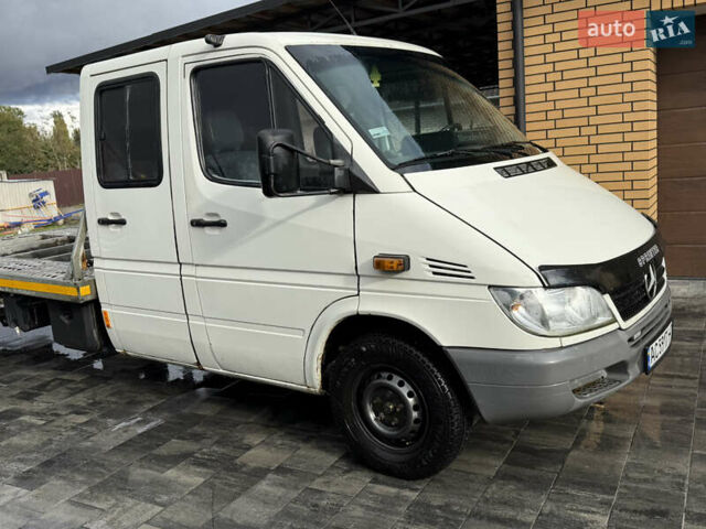 Белый Мерседес Sprinter, объемом двигателя 2.15 л и пробегом 789 тыс. км за 10500 $, фото 3 на Automoto.ua