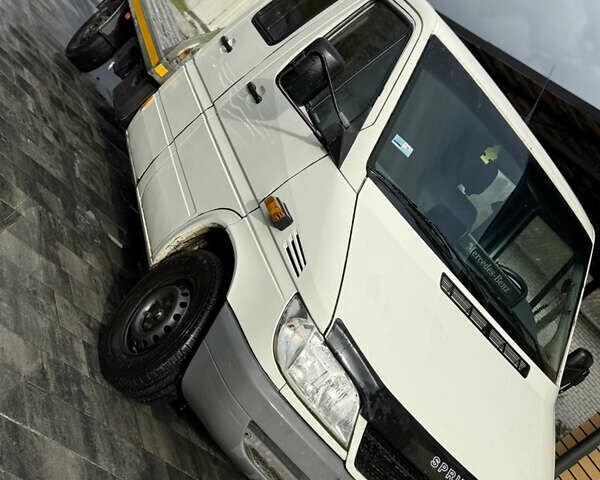 Белый Мерседес Sprinter, объемом двигателя 2.15 л и пробегом 789 тыс. км за 10500 $, фото 8 на Automoto.ua