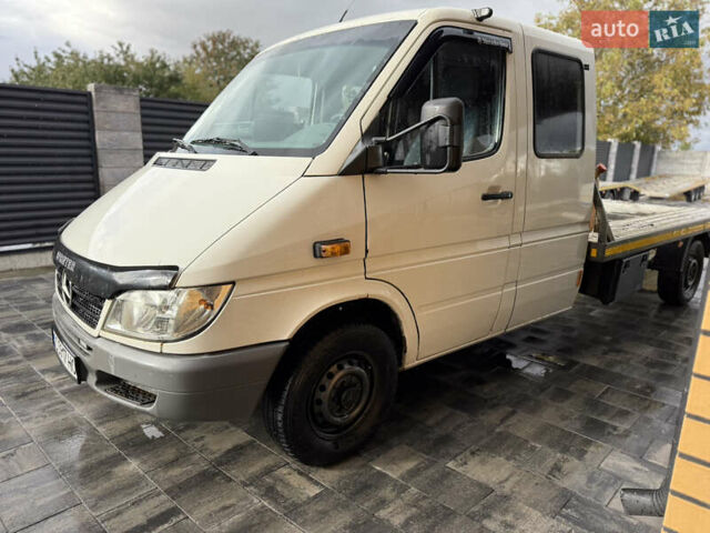 Белый Мерседес Sprinter, объемом двигателя 2.15 л и пробегом 789 тыс. км за 10500 $, фото 1 на Automoto.ua