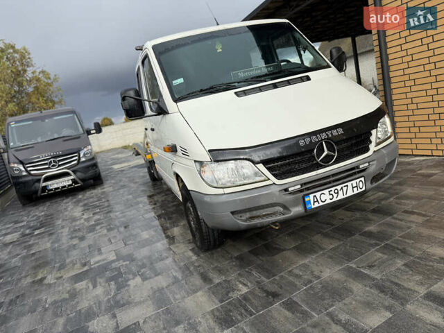 Белый Мерседес Sprinter, объемом двигателя 2.15 л и пробегом 789 тыс. км за 10500 $, фото 5 на Automoto.ua
