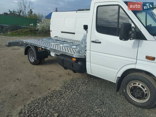 Белый Мерседес Sprinter, объемом двигателя 2.69 л и пробегом 350 тыс. км за 18500 $, фото 2 на Automoto.ua