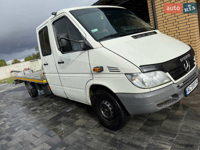 Белый Мерседес Sprinter, объемом двигателя 2.15 л и пробегом 789 тыс. км за 10500 $, фото 2 на Automoto.ua