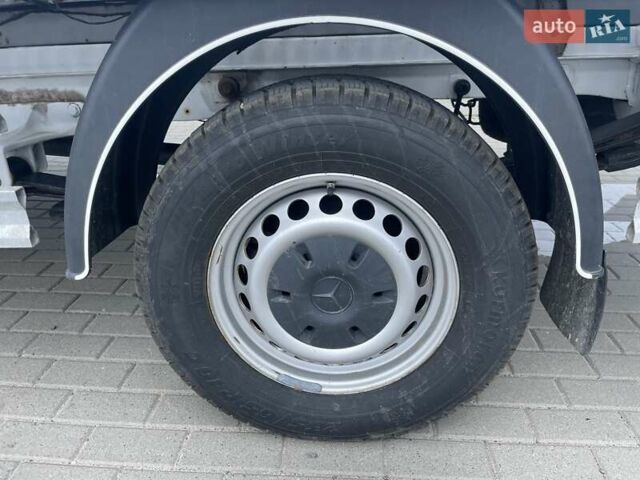 Белый Мерседес Sprinter, объемом двигателя 2.15 л и пробегом 625 тыс. км за 15000 $, фото 9 на Automoto.ua