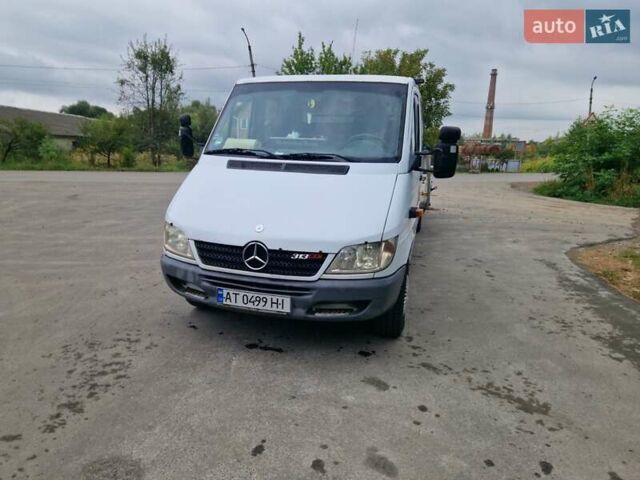 Белый Мерседес Sprinter, объемом двигателя 2.15 л и пробегом 598 тыс. км за 13750 $, фото 5 на Automoto.ua