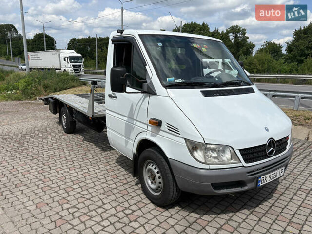 Белый Мерседес Sprinter, объемом двигателя 2.69 л и пробегом 500 тыс. км за 16450 $, фото 1 на Automoto.ua