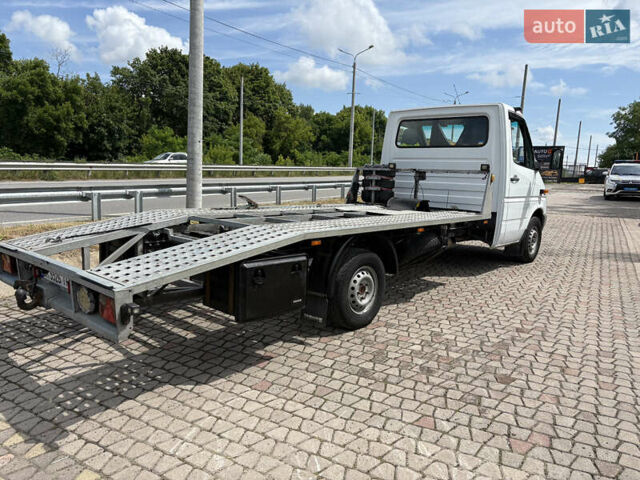 Белый Мерседес Sprinter, объемом двигателя 2.69 л и пробегом 500 тыс. км за 15500 $, фото 3 на Automoto.ua