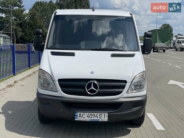 Белый Мерседес Sprinter, объемом двигателя 2.15 л и пробегом 625 тыс. км за 15000 $, фото 2 на Automoto.ua