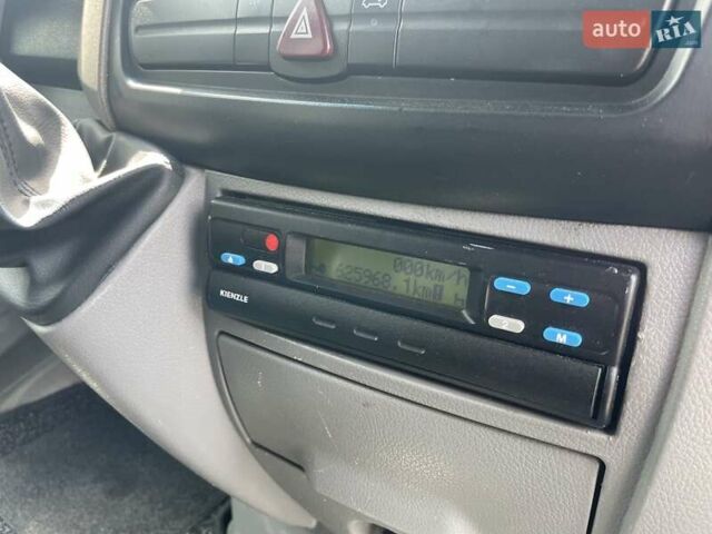 Белый Мерседес Sprinter, объемом двигателя 2.15 л и пробегом 625 тыс. км за 15000 $, фото 29 на Automoto.ua