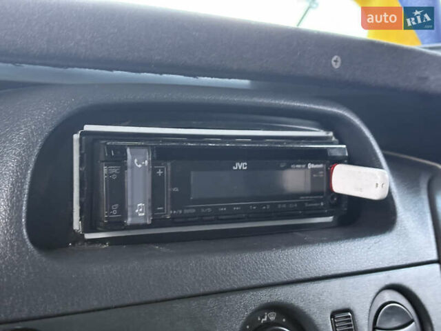 Білий Мерседес Sprinter, об'ємом двигуна 2.69 л та пробігом 692 тис. км за 15000 $, фото 58 на Automoto.ua