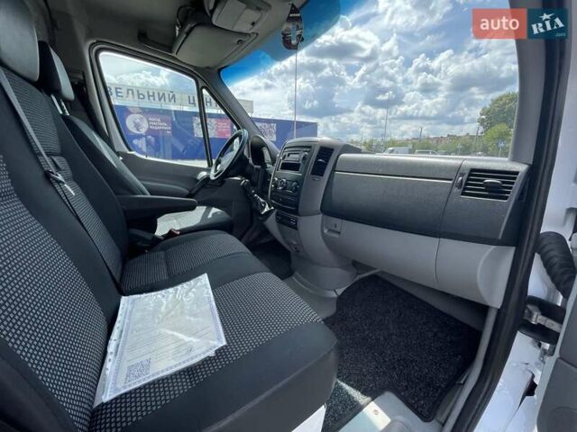 Белый Мерседес Sprinter, объемом двигателя 2.15 л и пробегом 625 тыс. км за 15000 $, фото 24 на Automoto.ua