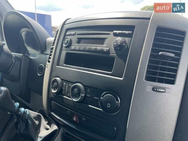 Белый Мерседес Sprinter, объемом двигателя 2.15 л и пробегом 625 тыс. км за 15000 $, фото 28 на Automoto.ua
