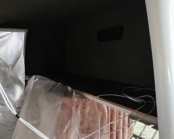 Белый Мерседес Sprinter, объемом двигателя 2.15 л и пробегом 625 тыс. км за 15000 $, фото 37 на Automoto.ua